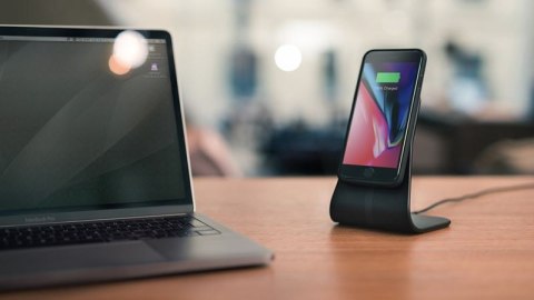 ND38_FCDST-01B-EU XVIDA Fast Charging Desk Stand - Ładowarka indukcyjna Qi Samsung Quick Charge 2.0 (czarny) SAMSUNG