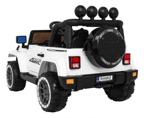 ND28_13489_PA_BRD-7588_BIA Pojazd Terenowy Full Time 4WD Biały