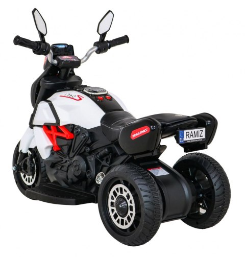 ND28_12281_PA_BLJ818_BIA Motor Fast Tourist Biały