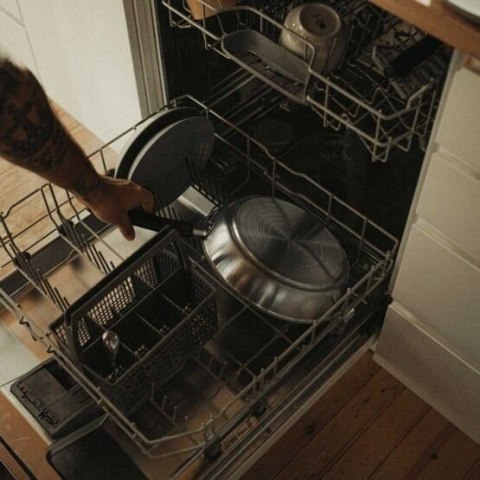 FISKARS PATELNIA FF Z POWŁOKĄ CERAMICZNĄ 26CM