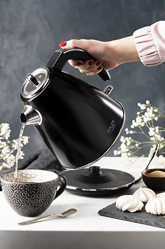 AD 1343 black Czajnik metalowy 1,5 l strix