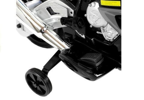 ND24_1720 Motocykl Motor na akumulator BMW S1000RR Srebrny