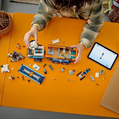 LEGO City 60471 Ciężarówka z laboratorium arktycznej odkrywczyni