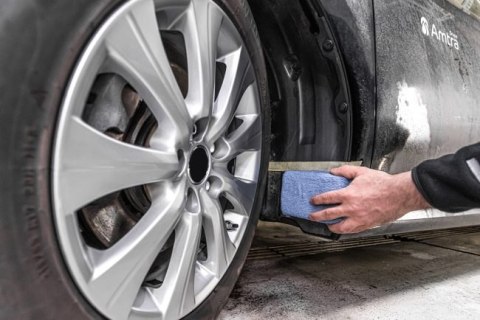 MOJE AUTO CZERNIDŁO DO PLASTIKU I GUMY 250ML