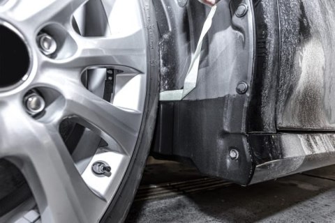 MOJE AUTO CZERNIDŁO DO PLASTIKU I GUMY 250ML