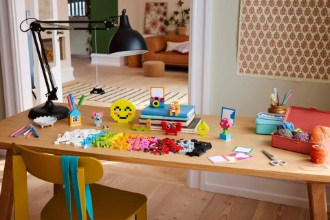 LEGO Classic 11042 - Kreatywna skrzynka szczęścia