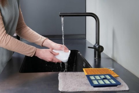 Hoover Hoover Vacuum Cleaner | HE120PET 011 | Bagged | Power 700 W | Dust capacity 2.5 L | Iron Grey