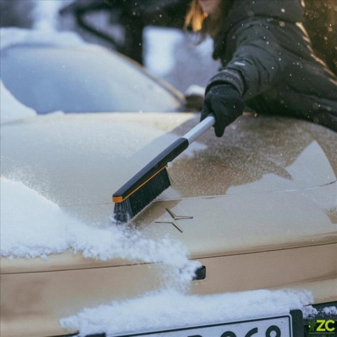 FISKARS SZCZOTKA I SKROBAK DO ODŚNIEŻANIA