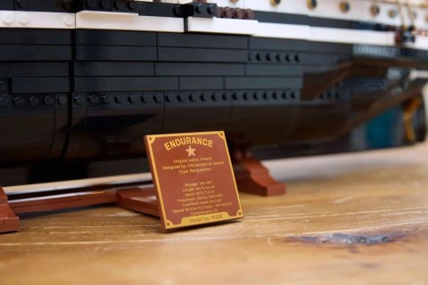 LEGO Icons 10335 Endurance