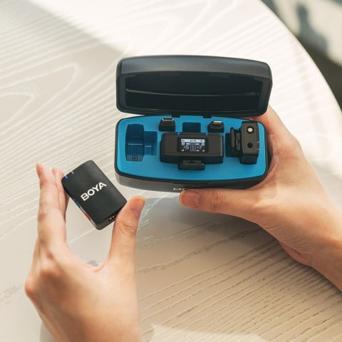 Zestaw mikrofonów bezprzewodowych z etui ładującym 8GB 2.4 GHz USB-C