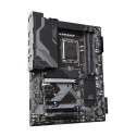Gigabyte Z790 D | Rodzina procesorów Intel | Gniazdo procesora LGA1700 | DDR4 | Obsługiwane interfejsy dysków twardych SATA, M.2 | Liczba