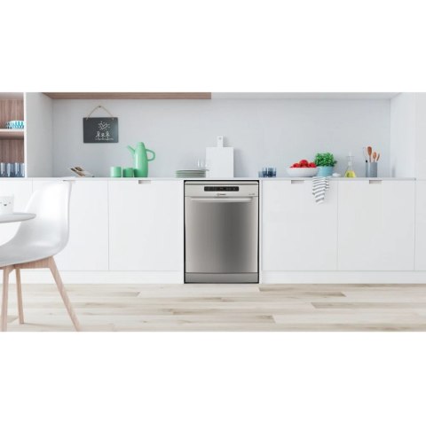 INDESIT INDESIT | Zmywarka | D2F HD624 AS | Wolnostojąca | Szerokość 60 cm | Liczba kompletów naczyń 14 | Liczba programów 9 | Klasa efe