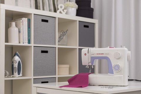 Singer Singer Sewing Machine Simple 3232 Number of stitches 32 Number of buttonholes 1 White