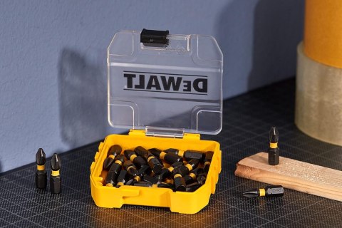 DEWALT DEWALT DT70555T-QZ Extreme FLEXTORQ 25pc Set PH2 25mm in Small Bulk Storage Case