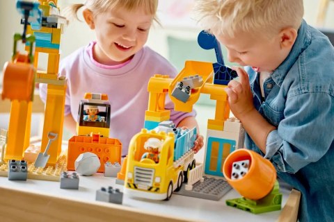 10476 - LEGO DUPLO - Plac budowy z pojazdami 3 w 1