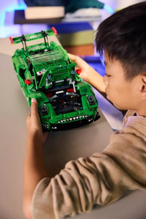 42224 - LEGO Technic - Samochód Porsche 911 GT3 R REXY AO Racing