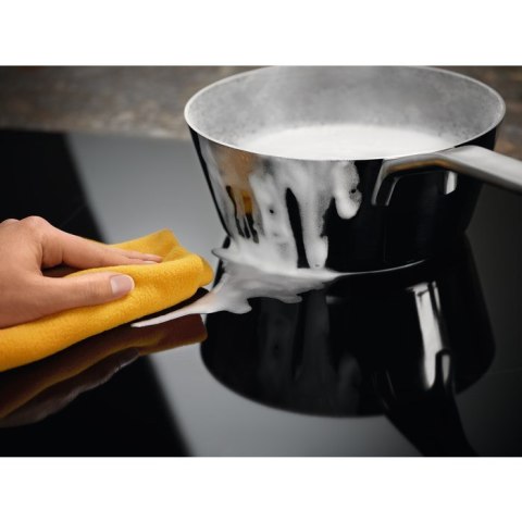 Płyta indukcyjna Electrolux LIV63431BK Slim-fit 60 cm | 4 pola | Bridge | PowerBoost | czarny | bezramkowa