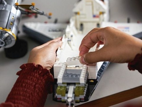 LEGO Icons 10283 Wahadłowiec Discovery NASA