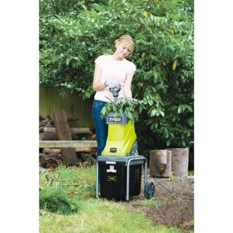 Rozdrabniacz do gałęzi 2500W wor. popychacz RYOBI