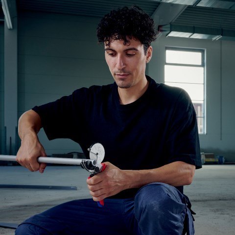 KNIPEX OBCINAK DO RUR KOMPOZYTOWYCH I PLASTIKOWYCH