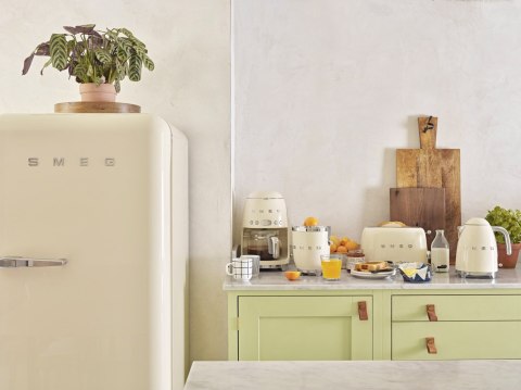 Smeg DCF02CREU ekspres do kawy Ręczny Przelewowy ekspres do kawy 1,4 l