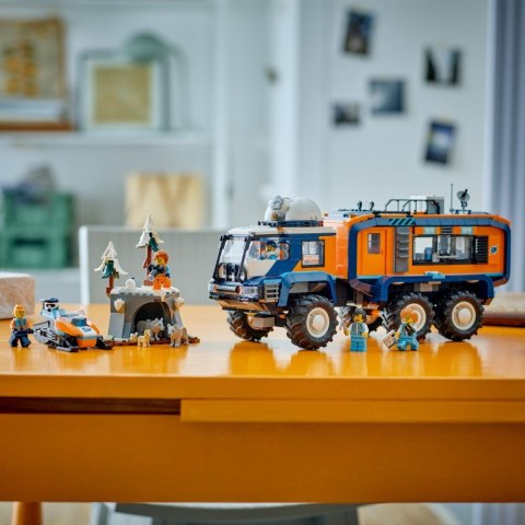 Klocki city 60471 ciężarówka z laboratorium arktycznej odkrywczyni