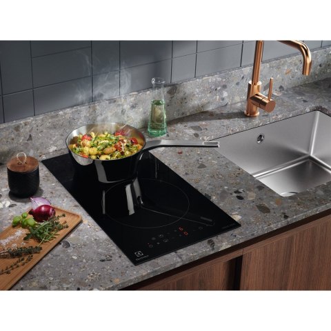 Płyta indukcyjna Electrolux LIT30230C 30 cm | 2 pola | PowerBoost | timer | czarny