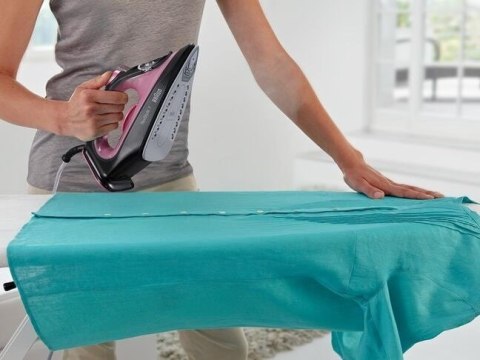 Żelazko parowe SI1070PU BRAUN czarno-różowe