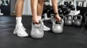 Kettlebell bitumiczny 4 kg szary REBEL ACTIVE