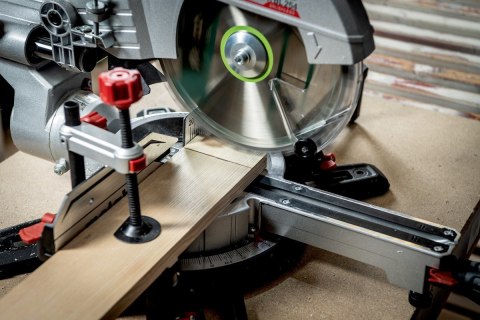 METABO. Piła ukośna KGS 18 LTX BL 254 Carcass