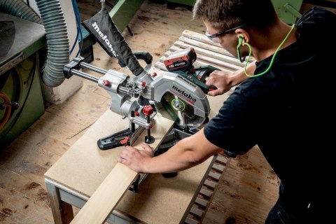 METABO. Piła ukośna KGS 18 LTX BL 254 Carcass
