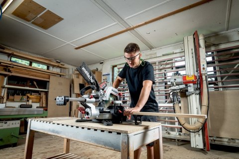 METABO. Piła ukośna KGS 18 LTX BL 254 Carcass