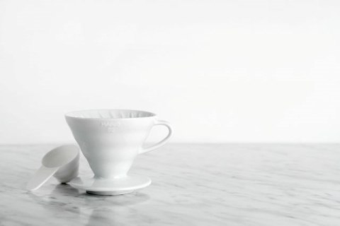 Drip ceramiczny V60-02 HARIO biały