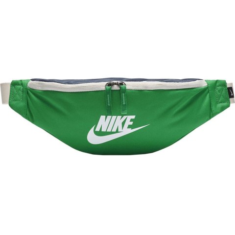 ND05_S7720 BA5750 311 Saszetka Nike Heritage Hip Pack zielona BA5750 311 ZIELONA