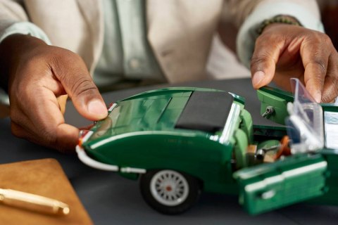 LEGO Icons 11381 - Jaguar E-Type
